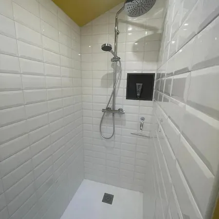Holiday home Cute Little House - Classe 3 Etoiles - 200 M Gare - Parking Prive Rouen